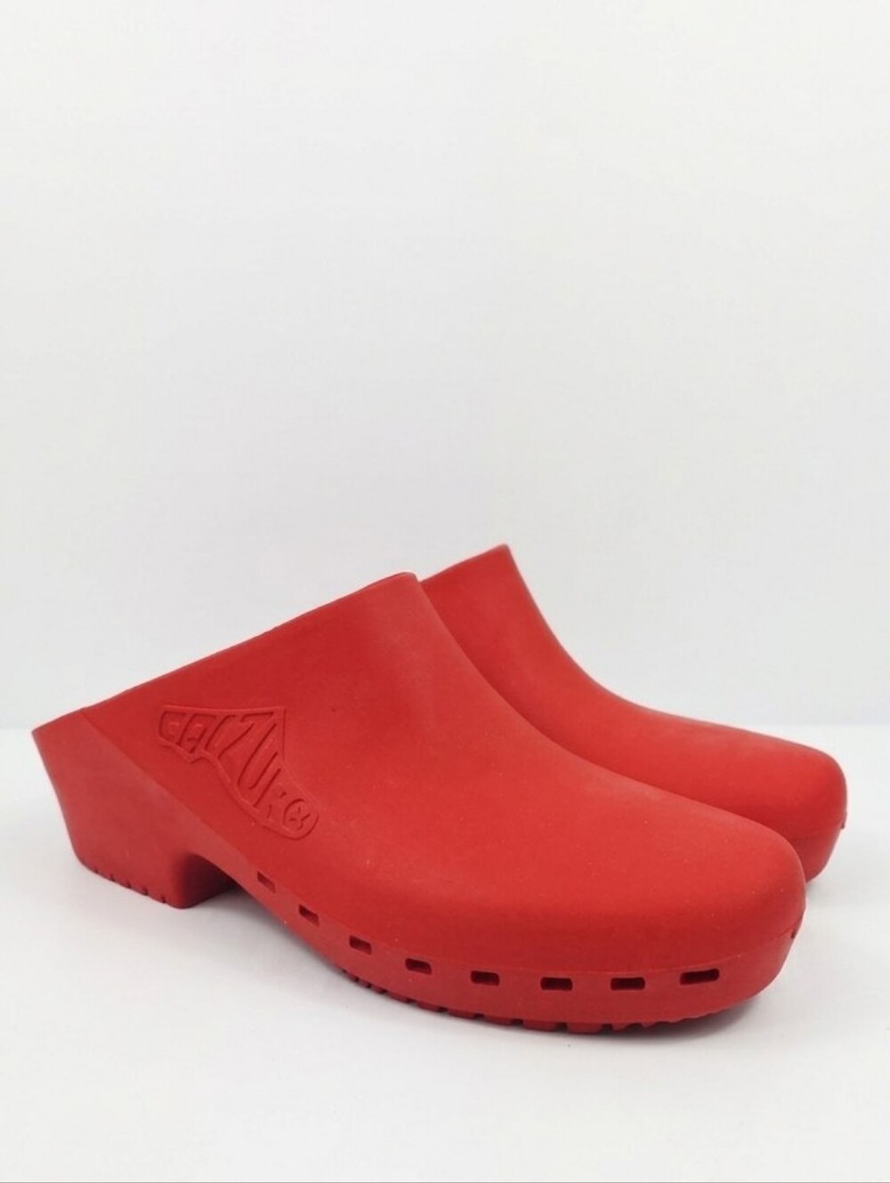 Calzuro Classic Red Without Holes Unisex Clogs Size EU 42-43